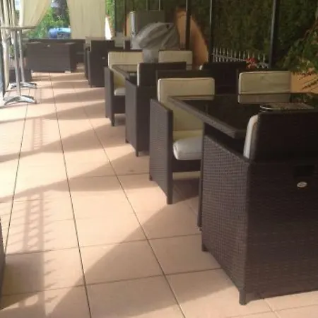 Sperling Mit E-ladestation Hotel Špýr