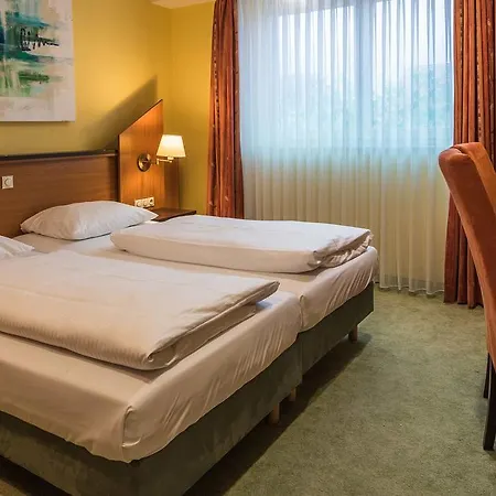 Sperling Mit E-ladestation Hotel 3*